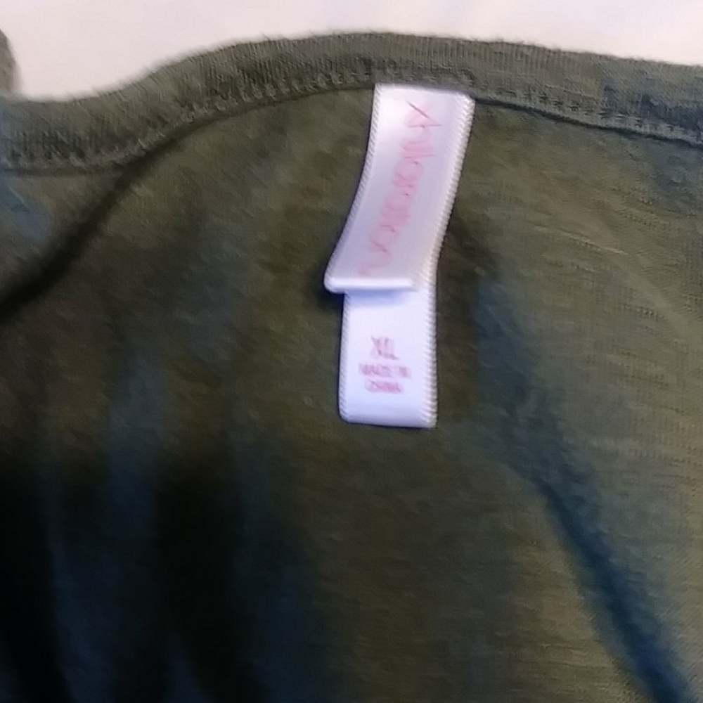 Basic tshirt - Picture 2 of 2